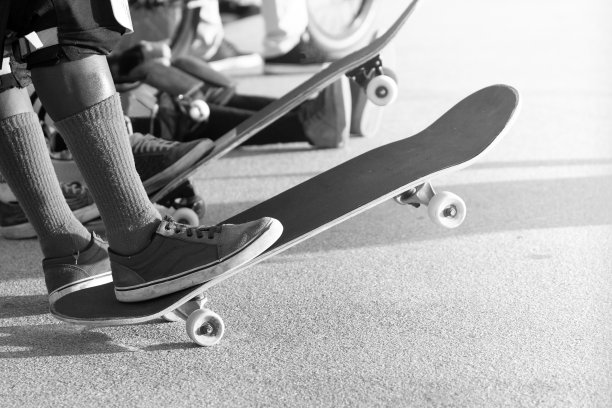 选手们等待着进入赛道图片下载