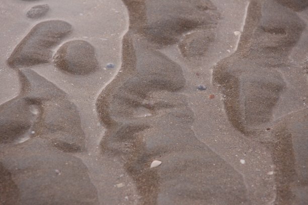 黄色沙滩，波浪状。图片下载