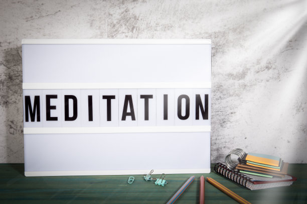 冥想。娱乐，心理健康和瑜伽概念图片下载