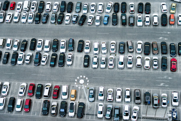 停车场汽车的鸟瞰图图片下载