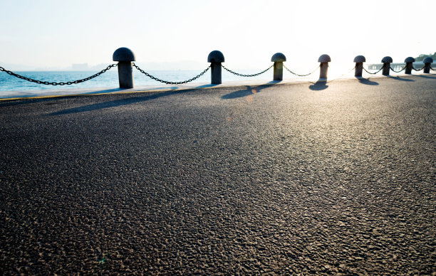 海边有栏杆的人行道图片下载