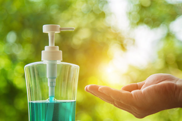 用于保护Covid-19病毒和其他病毒感染的瓶装酒精凝胶图片下载