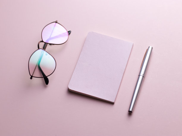 口袋笔记/日记/日记易于使用和携带库存图像图片下载