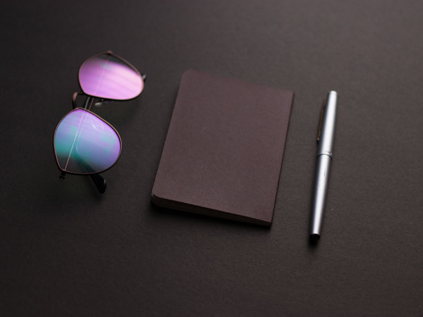 口袋笔记/日记/日记易于使用和携带库存图像图片下载