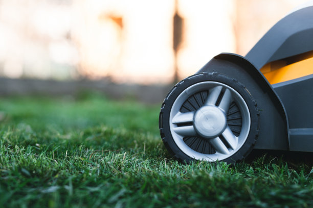 一个割草机的正面视图图片下载