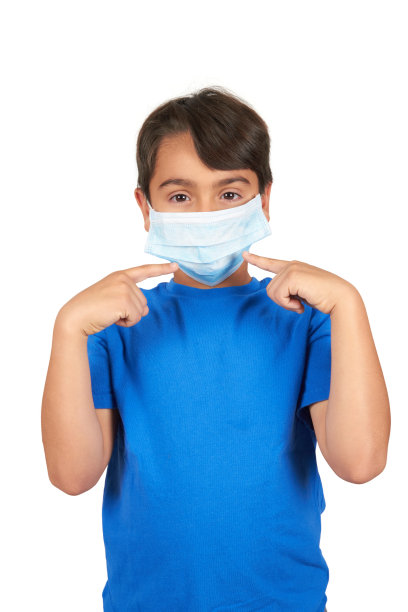 戴医用口罩的儿童图片下载