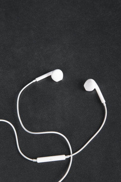 白色的耳机图片下载