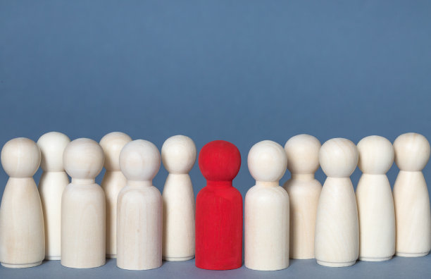 多样性或冠状病毒感染者从人群中脱颖而出，拥有复制空间图片下载