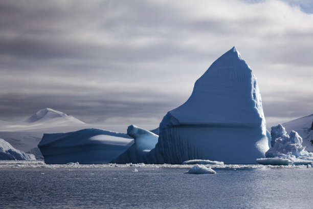 在南极的冰山图片下载