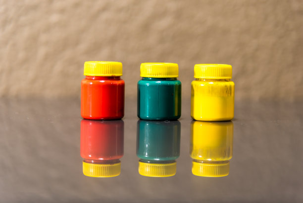 学校水粉颜料罐图片下载