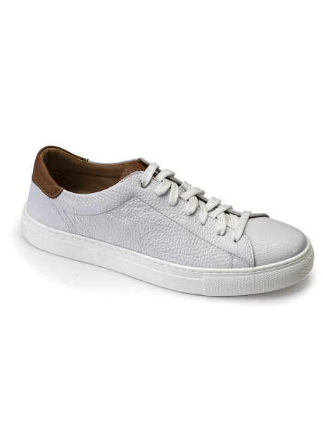 白色背景中的男鞋图片下载