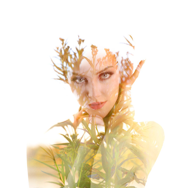 一个年轻女子变成野花的照片多次曝光图片下载