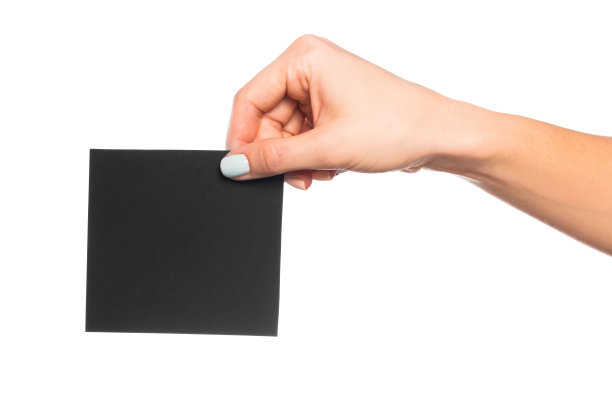 女性手孤立在白色背景上拿着带有文字的卡片图片下载