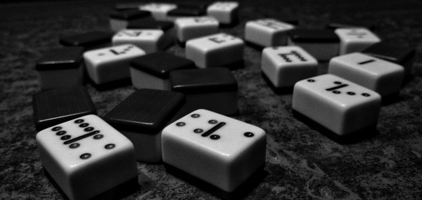 多米诺骨牌图片下载