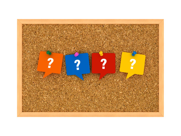 软木板与问号气泡语音- 3D渲染图片下载