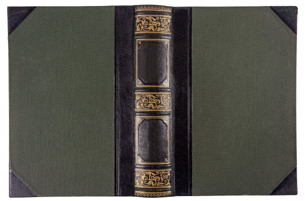 旧的打开的书的封面孤立在白色。图片下载