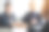 亚洲商人们微笑着握手表示同意签订合同并结束会议图片下载
