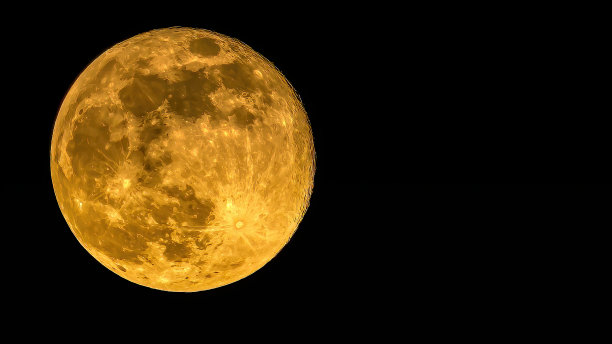 德国上空的超级月亮图片下载