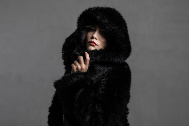 黑色毛皮罩图片下载