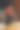 一个赤裸上身的肌肉男正在做二头肌练习，哑铃练习是他健美锻炼的一部分。健身动机，运动生活方式，健康，运动身体，身体积极。薄膜颗粒，选择性聚焦图片下载
