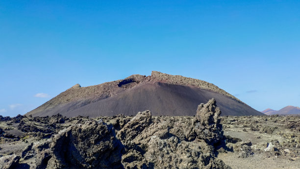 位于加那利群岛兰萨罗特的神奇火山埃尔库尔沃图片下载
