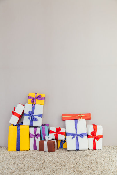 很多生日和圣诞礼物是灰色的图片下载