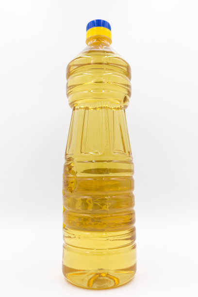 塑料瓶里的植物油图片下载
