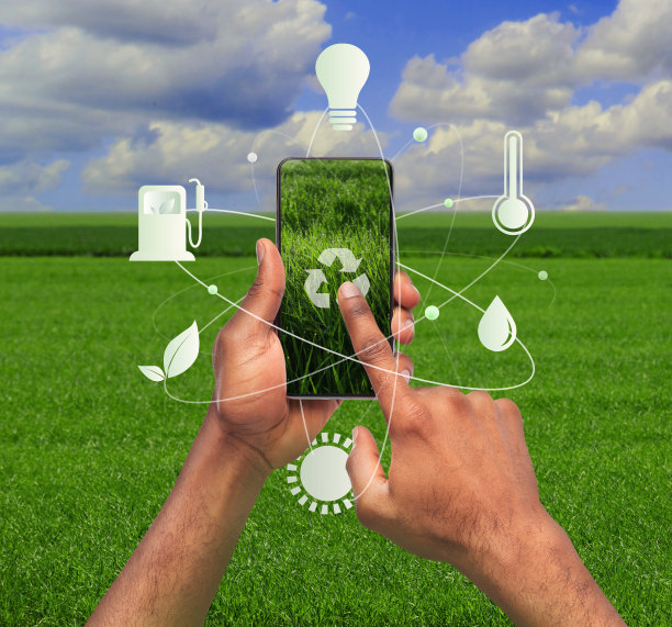 非裔美国人在野外从手机上的生态图标中挑选回收标志，拼贴画图片下载