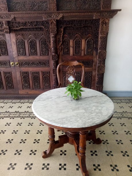 古老的大理石桌子图片下载