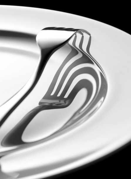 盘子上有阴影的叉子图片下载