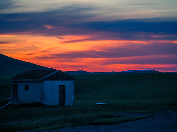 库斯坦努鲁国家公园的日落图片下载