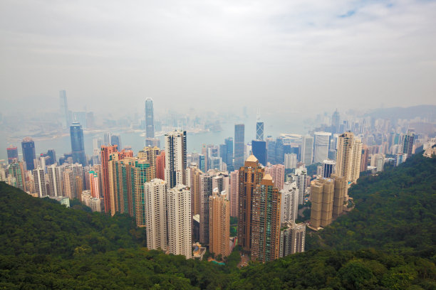 摩天大楼和海洋图片下载