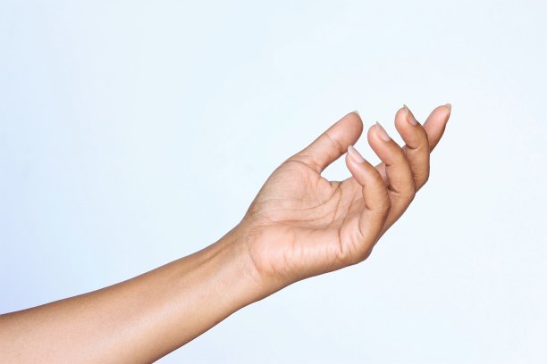 一个女人的手势，表示手掌上有什么东西图片下载