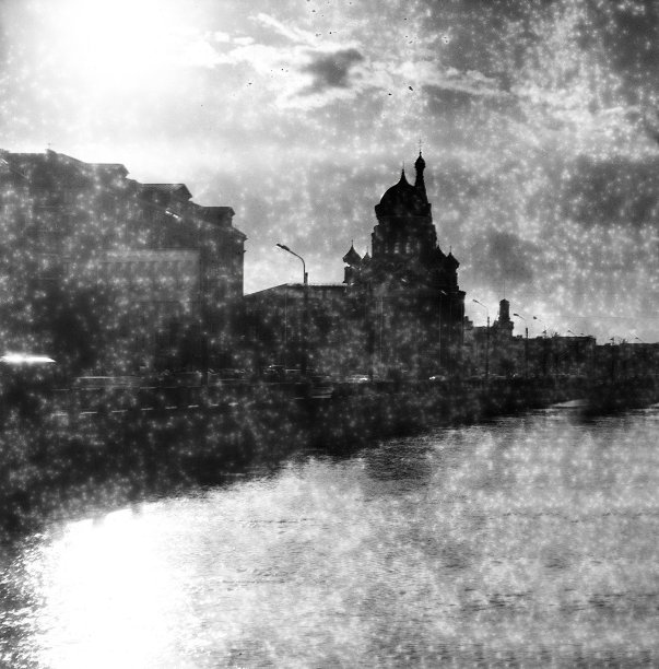 基督复活教堂旁运河在圣彼得堡(俄罗斯)。图片下载