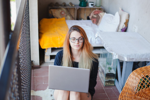 使用笔记本电脑的好处图片下载