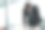 一个成功的商人在一间现代化的办公室里签署文件图片下载