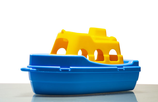 孤独的玩具船图片下载