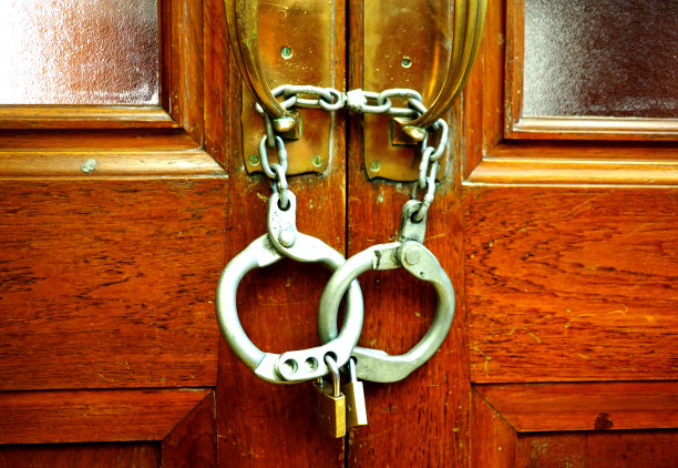 诉讼程序，法律，法院，建筑，陪审团，权威，法庭，法庭，法律，空的，判决，内部，象征，椅子，秩序，座位，规则，正义，没有人，木头，长椅，犯罪图片下载