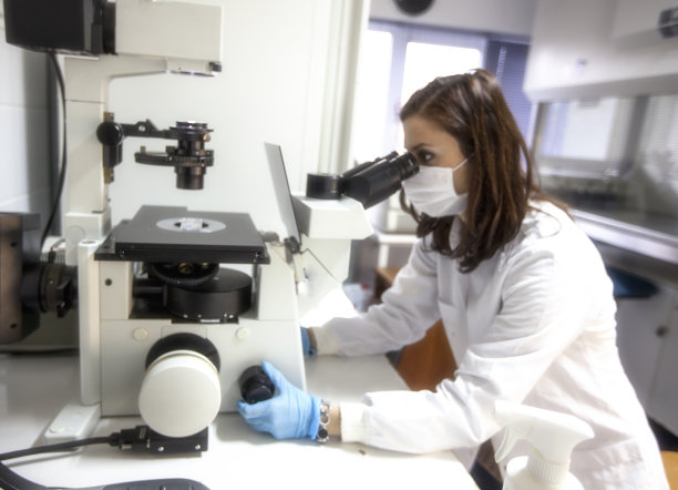 科学家的实验细节图片下载