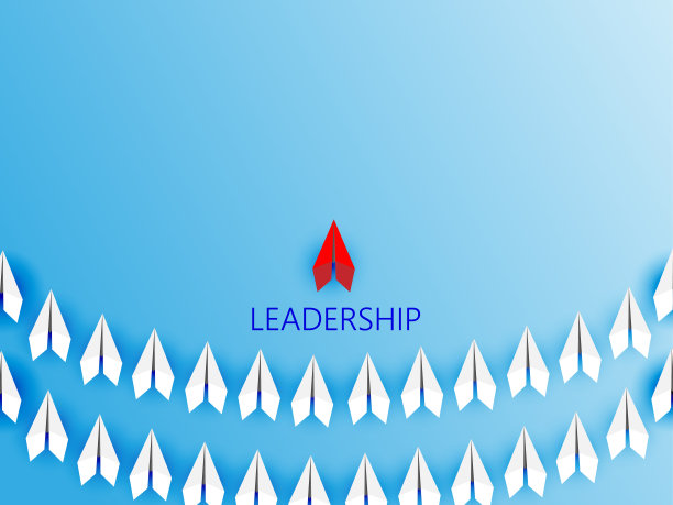 改变一组纸平面改变破坏性的一个方向，一个人指向不同的方向。图片下载