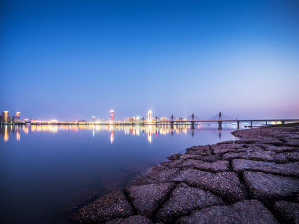 中国现代城市夜景全景图片下载