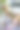 一个小女孩和她的祖母在外面看书的照片图片下载