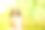 户外生活方式肖像有趣的年轻女子。美丽顽皮的女孩在绿色夏天公园图片下载