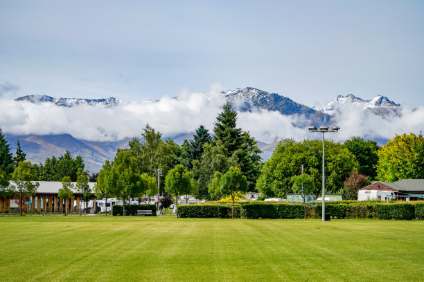 新西兰奥塔哥格兰诺奇-皇后镇路的景色图片下载