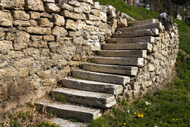 旧的楼梯。图片下载