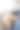 隔离烹饪:一名男子在煮土豆之前剥土豆皮图片下载