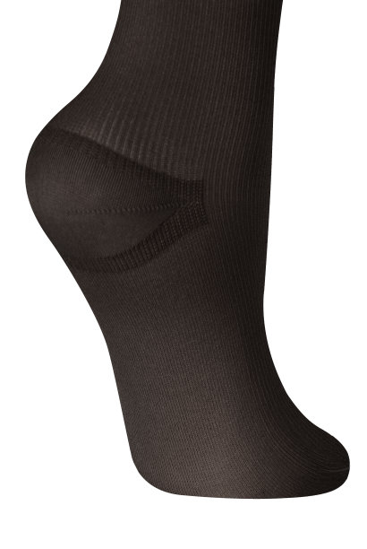 封闭的脚趾小牛。压缩袜子。医疗袜，紧身衣，袜子，小腿和袖子静脉曲张和静脉治疗。临床织。白色背景上孤立的运动袜图片下载