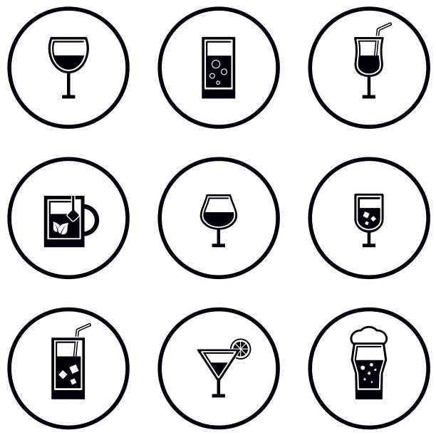 玻璃杯和高脚杯图片下载