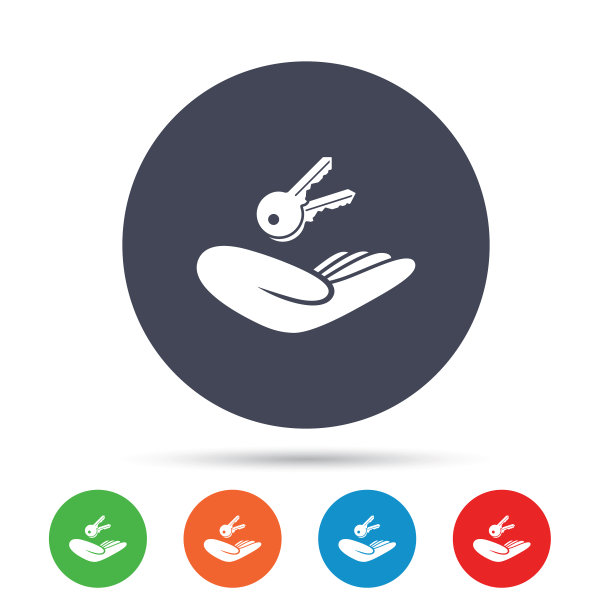 房屋保险标志手握家钥匙图片下载