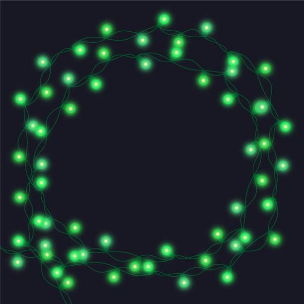 圣诞树上串成圆形的花环图片下载